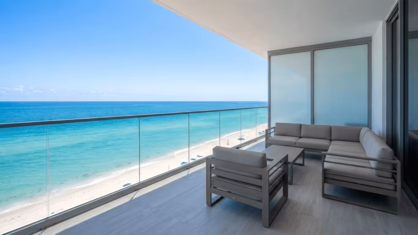 Beachfront Apartment - Image 6