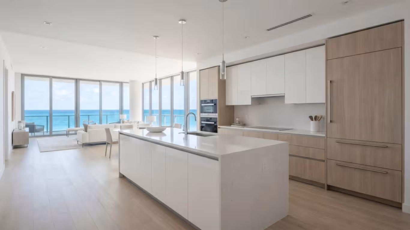 Beachfront Apartment - Image 4